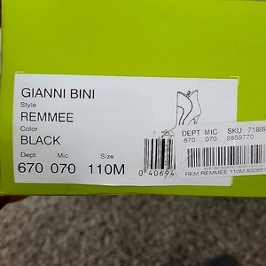 Gianni Bini Pointy Toe Booties Size 11